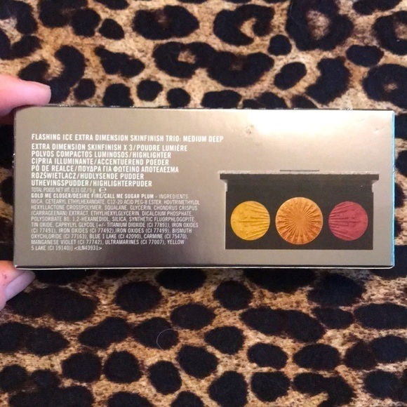 Brand New MAC Cosmetics Flashing Ice Extra Dimension Skinfinish Highlighter Trio - Picture 9 of 13
